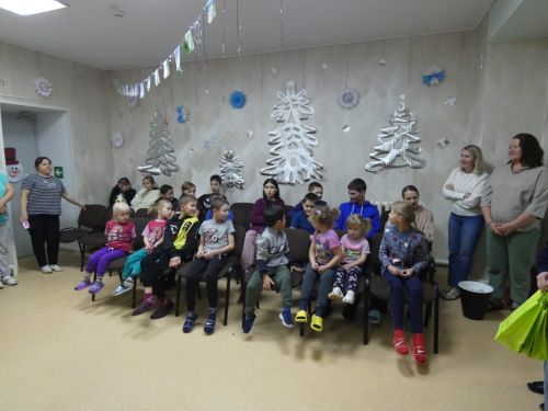 В Рождество алексеевские школьники с родителями посетили ребят из приюта Забота