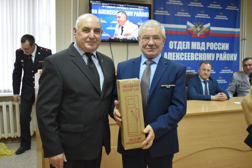 В Алексеевском наградили лучших полицейских