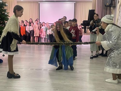 В детской школе искусств прошло новогоднее представление «Новогодние сказки»