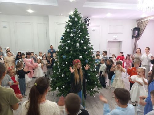 В детской школе искусств прошло новогоднее представление «Новогодние сказки»