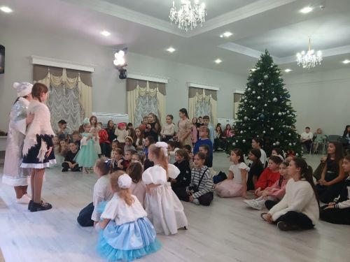 В детской школе искусств прошло новогоднее представление «Новогодние сказки»