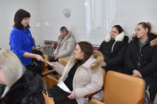 В Алексеевской ЦРБ будущим мамам напомнили о соблюдении правил перевозки детей