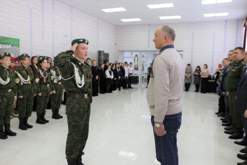 В Алексеевском районе открылась патриотическая выставка «Герои среди нас»