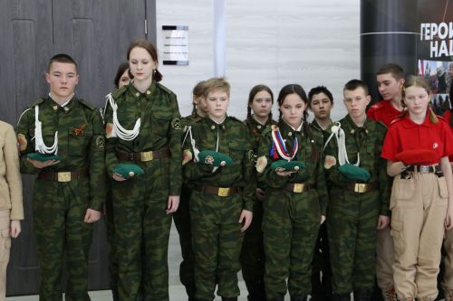 В Алексеевском районе открылась патриотическая выставка «Герои среди нас»