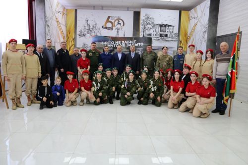 В Алексеевском районе открылась патриотическая выставка «Герои среди нас»