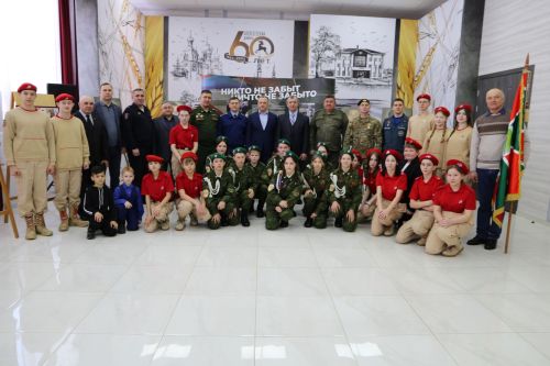 В Алексеевском районе открылась патриотическая выставка «Герои среди нас»
