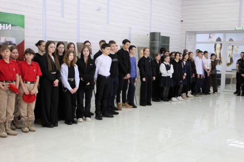 В Алексеевском районе открылась патриотическая выставка «Герои среди нас»