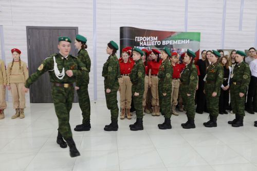 В Алексеевском районе открылась патриотическая выставка «Герои среди нас»