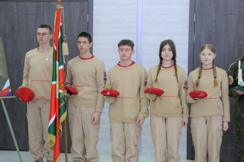 В Алексеевском районе открылась патриотическая выставка «Герои среди нас»