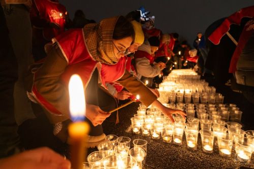 Татарстанская молодежь присоединилась к акции памяти жертв теракта в «Крокусе»