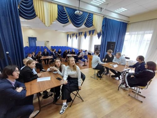 В Алексеевской школе №2  прошла серия весенних интеллектуальных игр «Что? Где? Когда?»