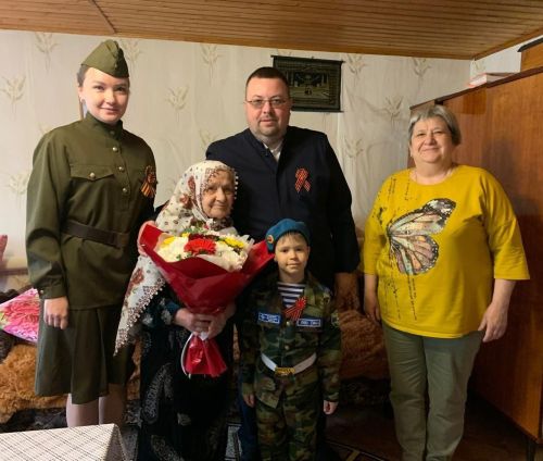 Подарки и тёплые слова - ветеранам