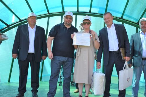 Борьба корэш, угощения и лотерея: в Среднетиганском сельском поселении прошел Сабантуй