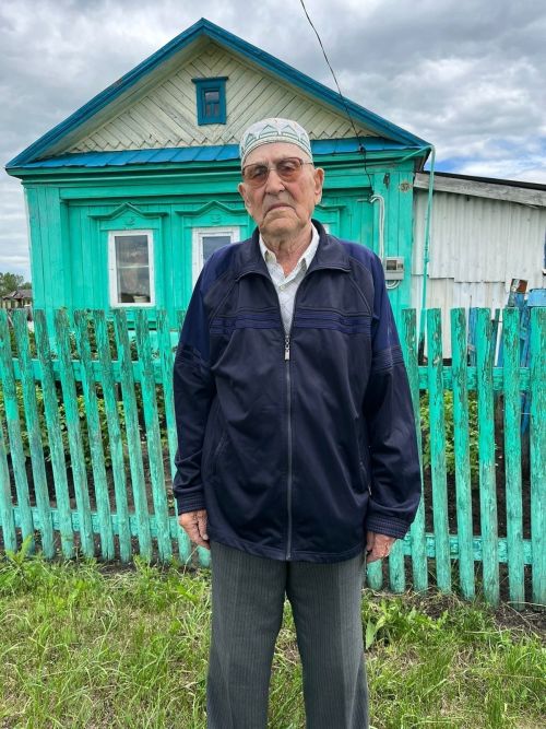 Житель Алексеевского района передал 100 тысяч рублей на нужды наших бойцов