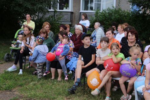День семьи, любви и верности отпраздновали во дворах ТОСа «Восточный»