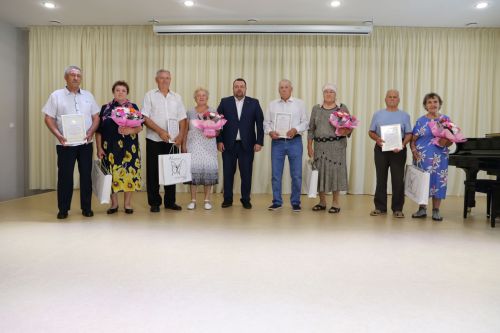 В День семьи, любви и верности в Алексеевском чествовали юбилейные семейные пары
