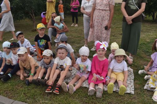 В микрорайоне Просторный отметили День семьи, любви и верности