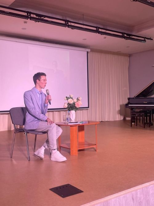 В детской школе искусств состоялась «Классная встреча» с Айдаром Сафиуллиным