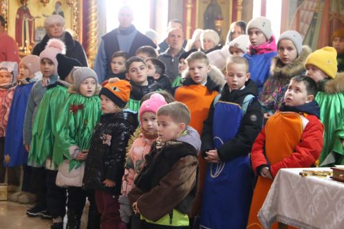 Глава Алексеевского района поздравил воспитанников воскресной школы с Рождеством
