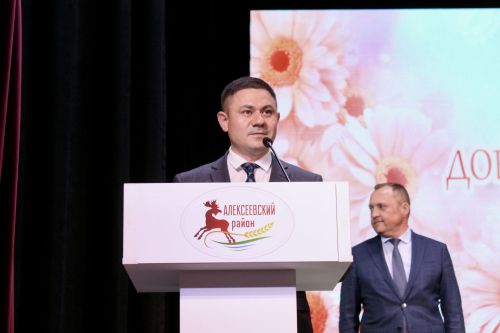 В Алексеевском прошёл концерт ко Дню пожилых людей