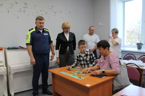 В Алексеевском районе прошел межпоколенческий квест по ПДД «Внуки учат бабушек и дедушек»