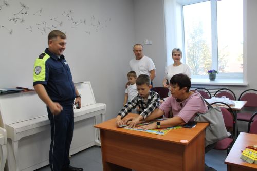 В Алексеевском районе прошел межпоколенческий квест по ПДД «Внуки учат бабушек и дедушек»