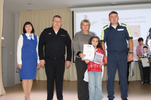 В Алексеевском районе прошел межпоколенческий квест по ПДД «Внуки учат бабушек и дедушек»