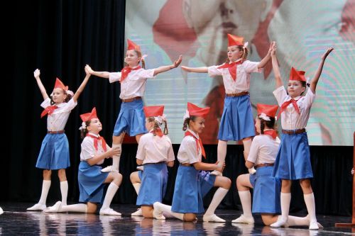 В Алексеевском прошёл концерт ко Дню пожилых людей