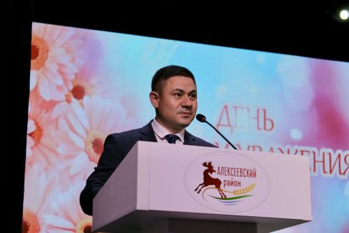 В Алексеевском прошёл концерт ко Дню пожилых людей
