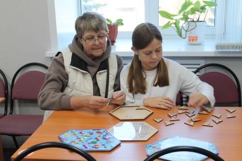 В Алексеевском районе прошел межпоколенческий квест по ПДД «Внуки учат бабушек и дедушек»