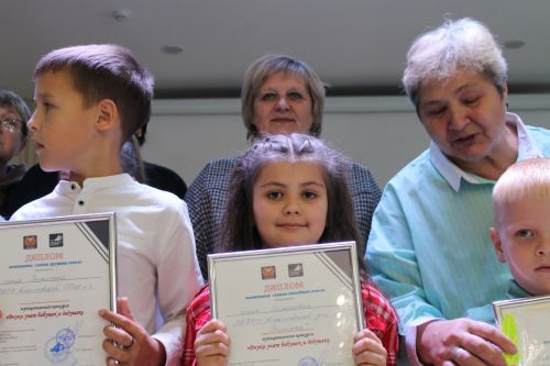 В Алексеевском районе прошел межпоколенческий квест по ПДД «Внуки учат бабушек и дедушек»