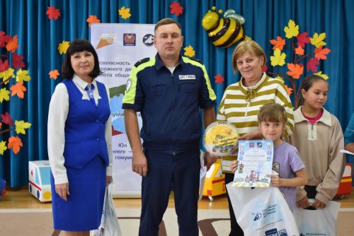 Семейные команды проверили знания ПДД в Алексеевском
