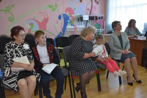 Семейные команды проверили знания ПДД в Алексеевском