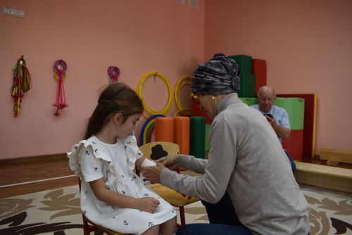 Семейные команды проверили знания ПДД в Алексеевском