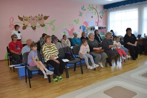Семейные команды проверили знания ПДД в Алексеевском