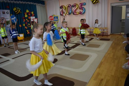 Семейные команды проверили знания ПДД в Алексеевском