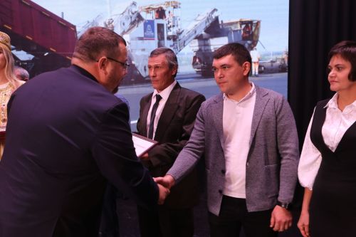 В Алексеевском чествовали лучших дорожных работников