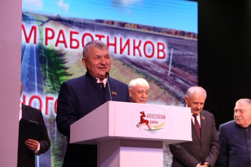 В Алексеевском чествовали лучших дорожных работников