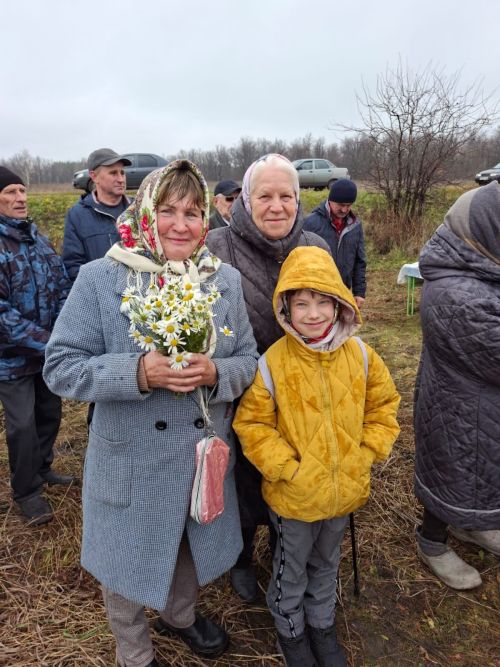 На въезде в село Караваево установлен и освящен Поклонный крест