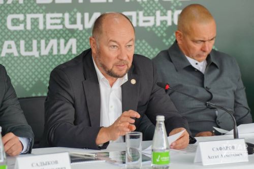 Татарстан оказывает всестороннюю поддержку новым регионам России