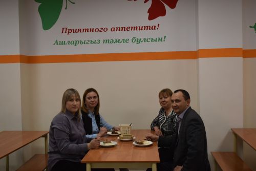Депутаты в школьной столовой: проверка на вкус и качество