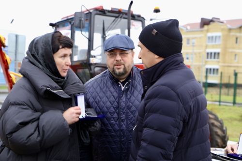 Алексеевским поселениям вручили технику для благоустройства