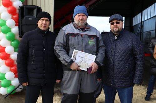 В Алексеевском открыли новый кормоцентр
