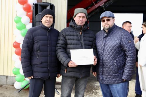 В Алексеевском открыли новый кормоцентр
