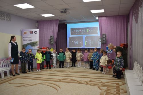 В детском саду «Петушок» прошел конкурс светоотражателей «Фликер-2025»