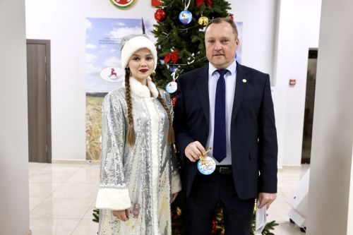 В Алексеевском дети получат подарки в рамках акции «Ёлка желаний»