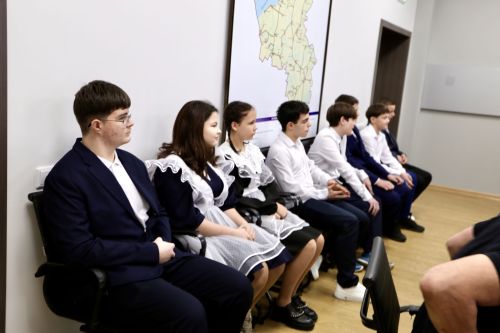 Юные алексеевцы получили первые паспорта в День Конституции