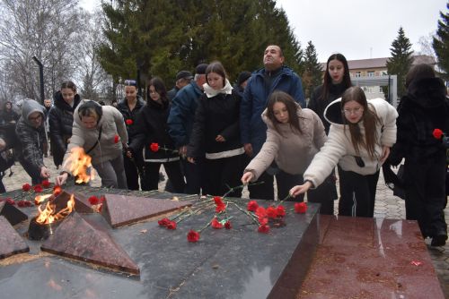 Память жива: студенты Алексеевского аграрного колледжа почтили память павших героев