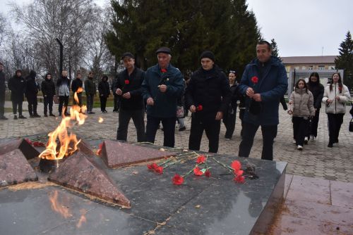 Память жива: студенты Алексеевского аграрного колледжа почтили память павших героев