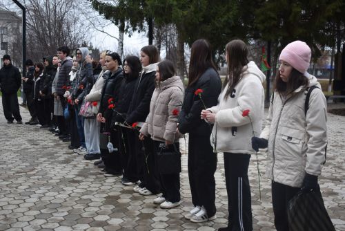 Память жива: студенты Алексеевского аграрного колледжа почтили память павших героев